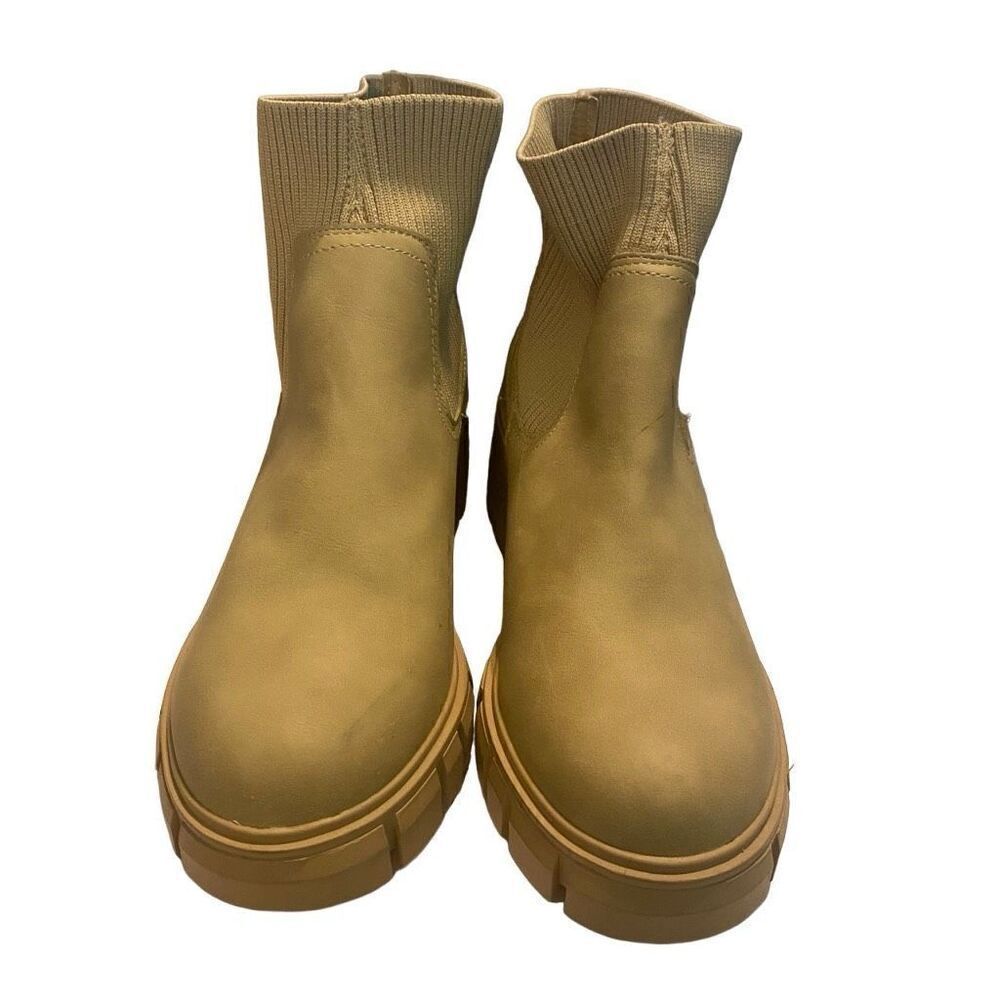 MADDEN‎ GIRL Holler Women’s Boots Size 8.5 Slip On Sock Top Beige/Light Tan